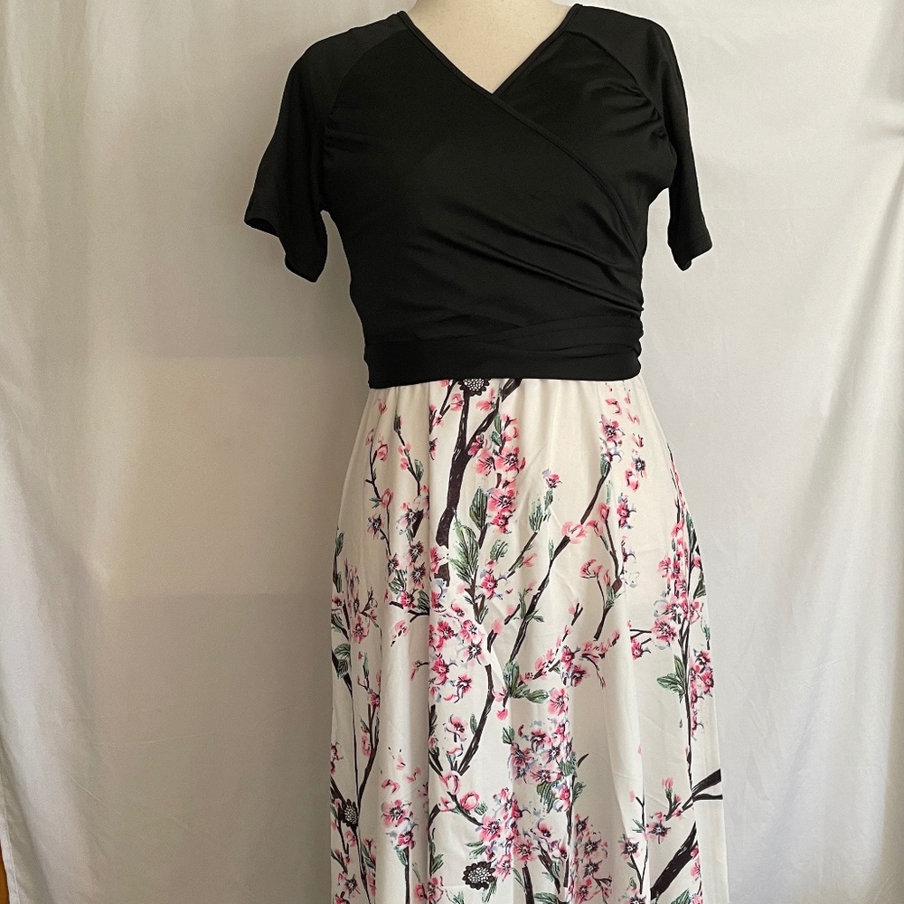 NWOT Not Labeled 2 Piece Set Dress and Shrug Size Medium